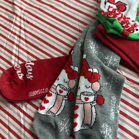 Hello kitty bundle of Christmas socks 5 pair kitty Santa kitty snowman - Picture 4 of 6